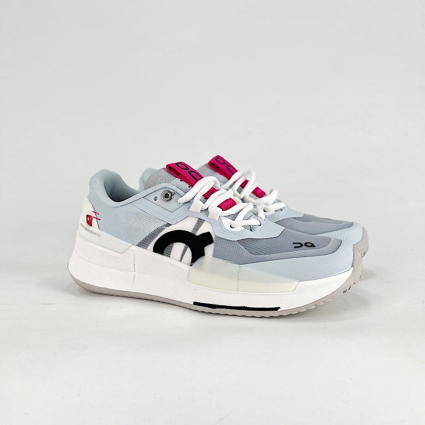 On The Roger Pro 2 – White & Royal Blue Unisex Breathable Anti-Slip Shock-Absorbing Tennis Shoes