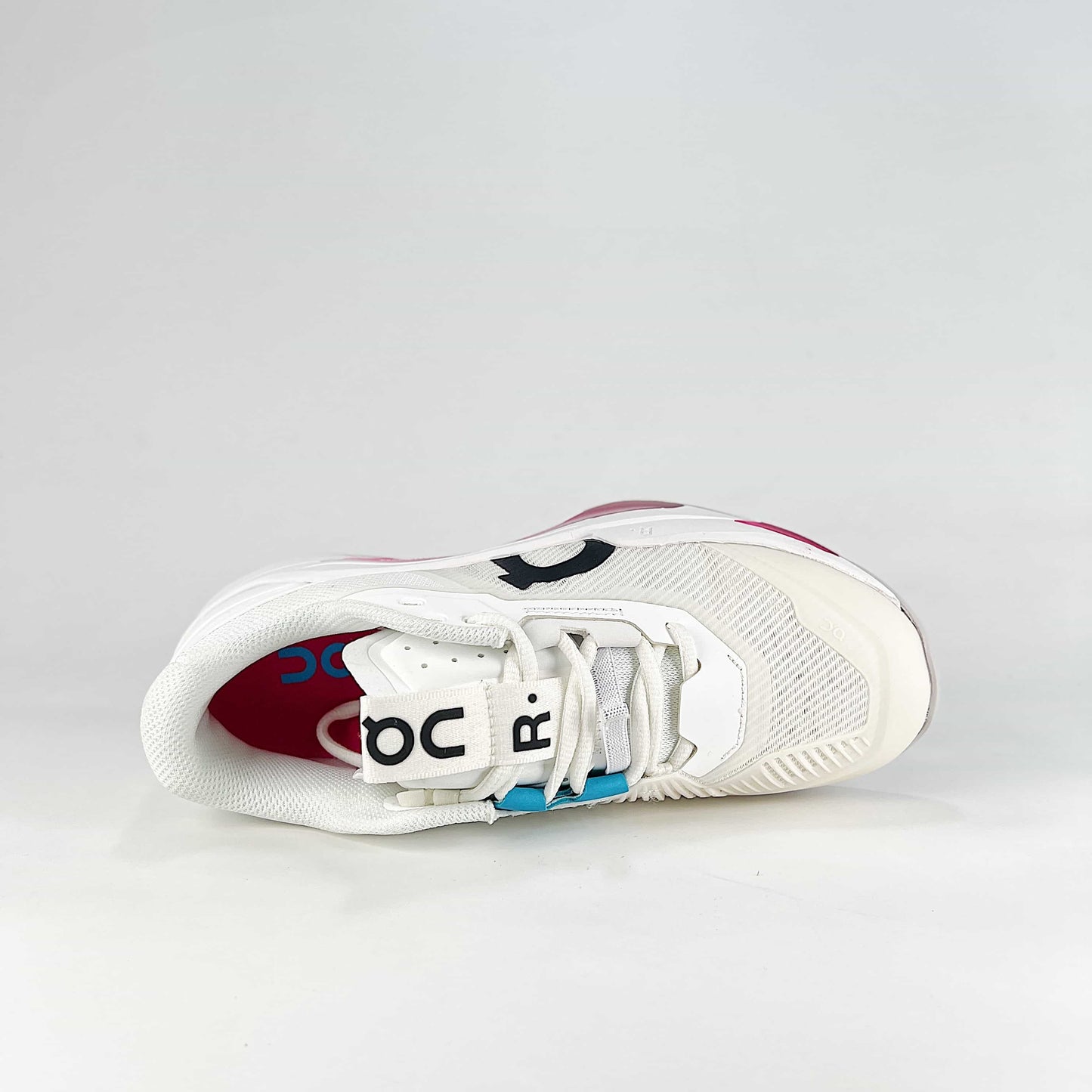 On The Roger Slam – White & Ice Grey Unisex Breathable Anti-Slip Shock-Absorbing Tennis Shoes