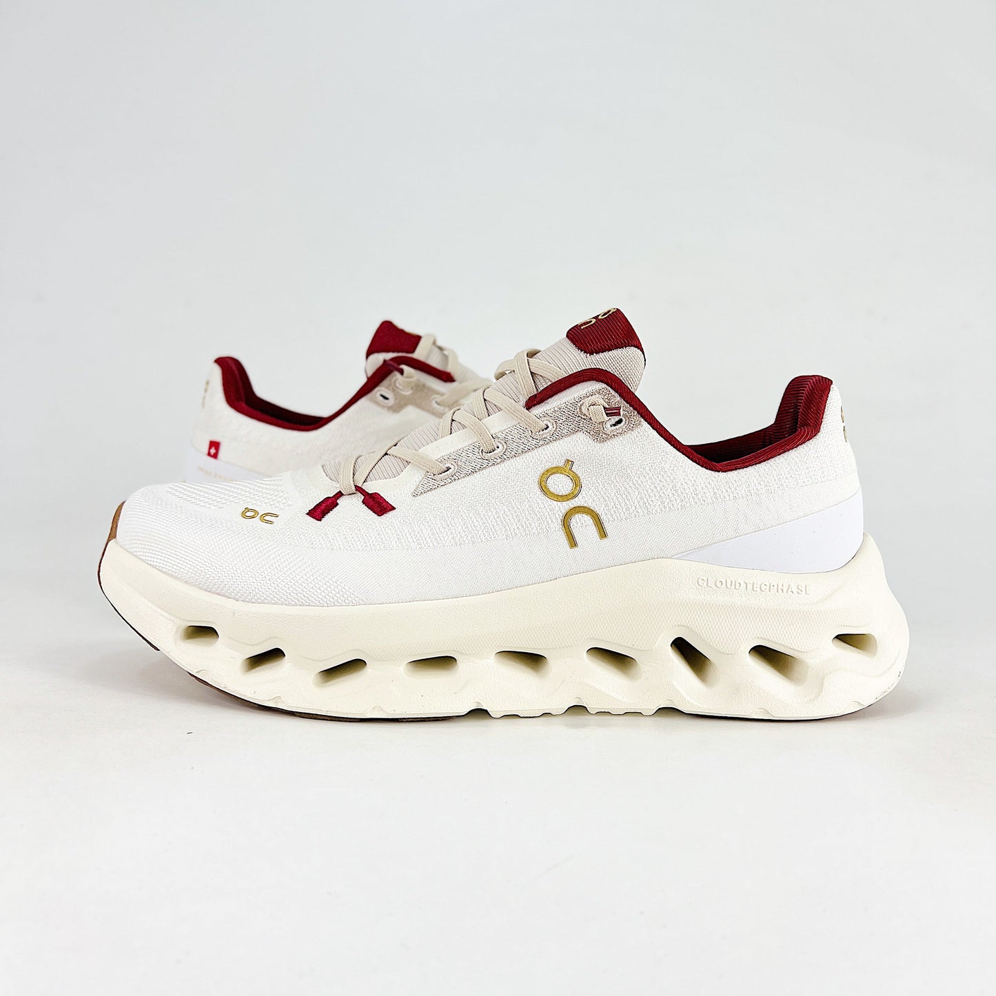 On Running Cloudeclipse – Ivory & Crimson Red Unisex High-Performance Road Running Shoes