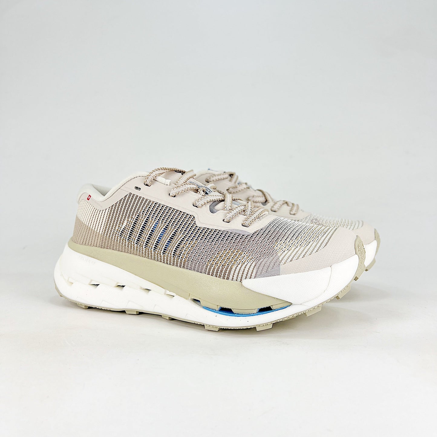 On Running Cloudmonster – Unisex Maximum Cushion Road Running Shoes | Black, Gray, Beige, Silver, Sand, Lavender | EU 36–45