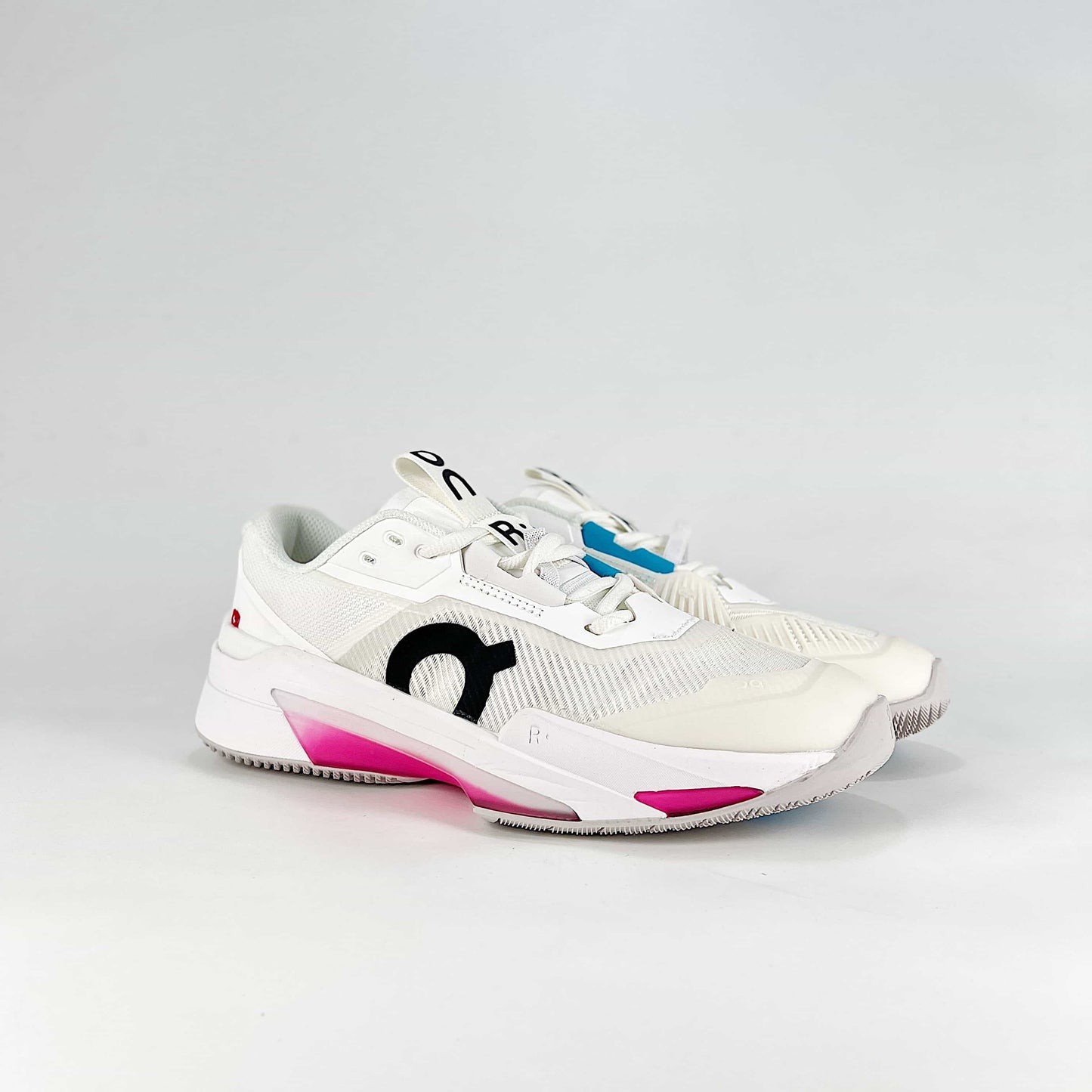 On The Roger Slam – White & Ice Grey Unisex Breathable Anti-Slip Shock-Absorbing Tennis Shoes