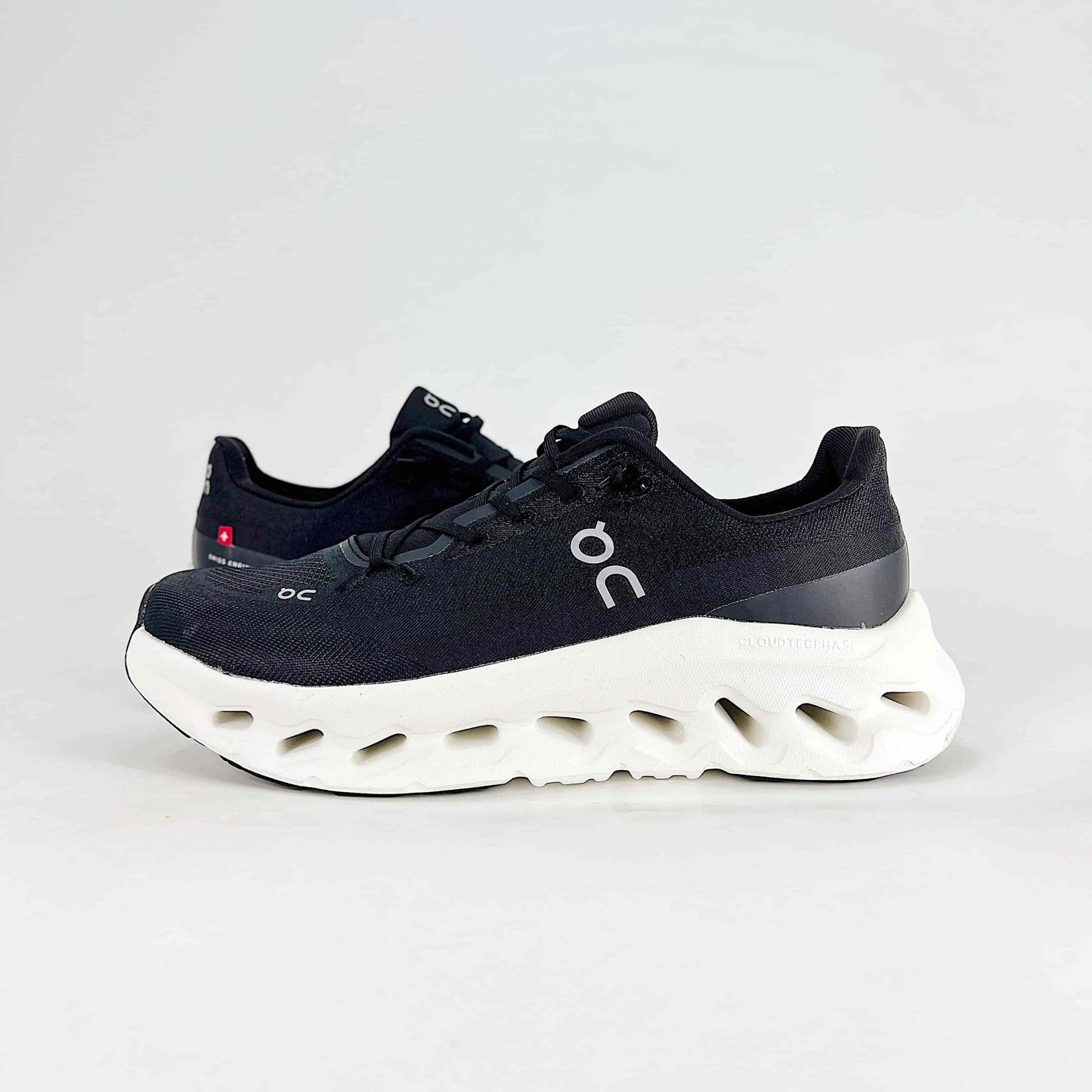 On Running Cloudeclipse – Black & White Unisex High-Performance Road Running Shoes