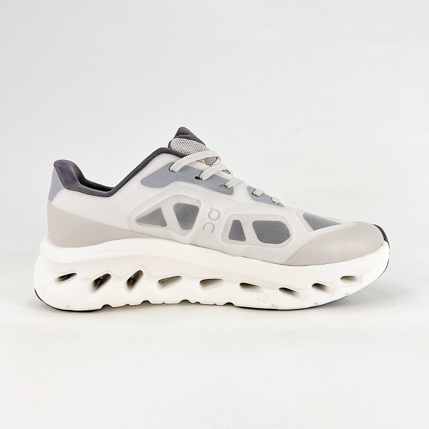 On Cloudtilt Remix – Silver & White Unisex Comfortable Supportive Running & Lifestyle Shoes
