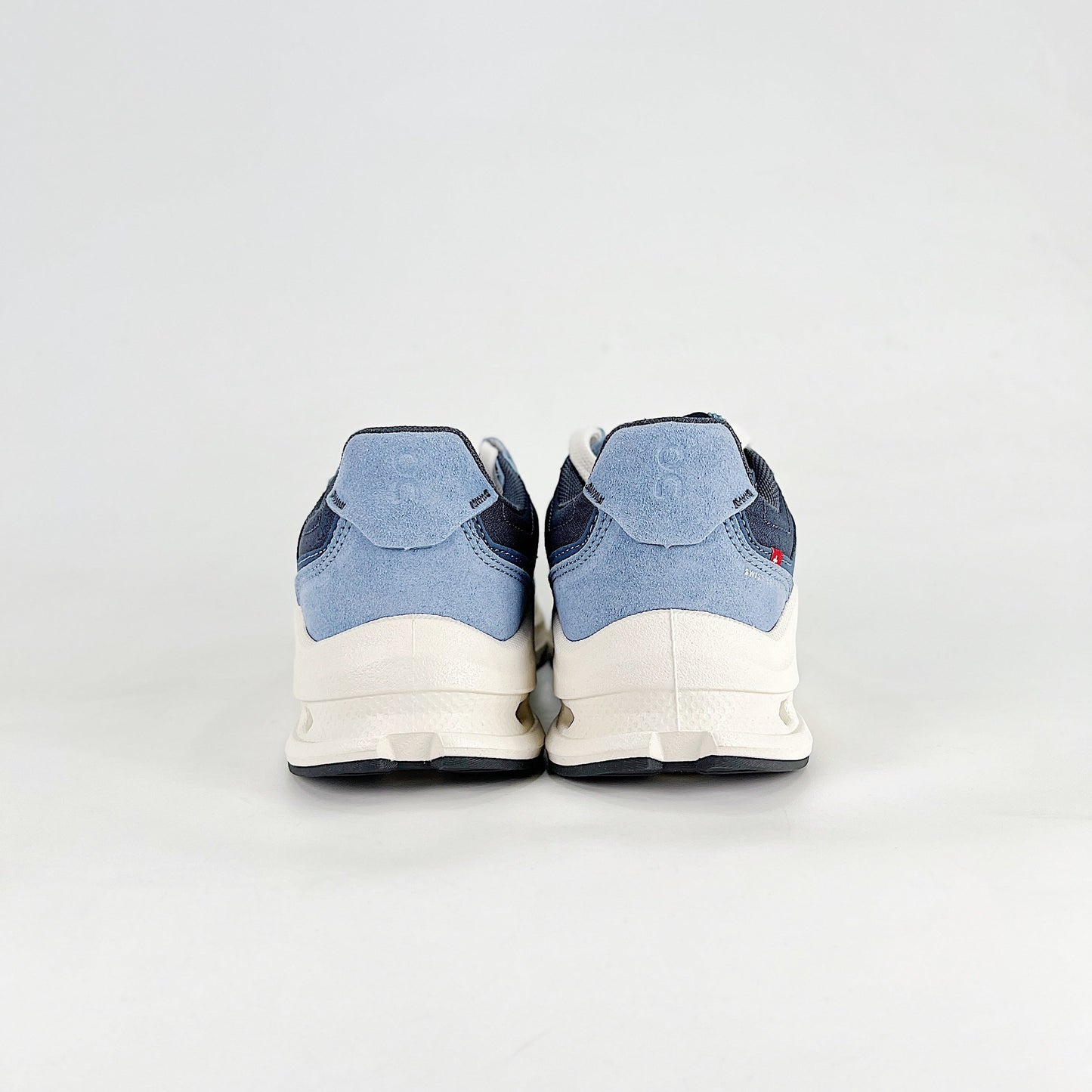On Cloudnova Form – Navy Blue & Steel Blue Unisex Retro-Inspired Lightweight Lifestyle Sneakers