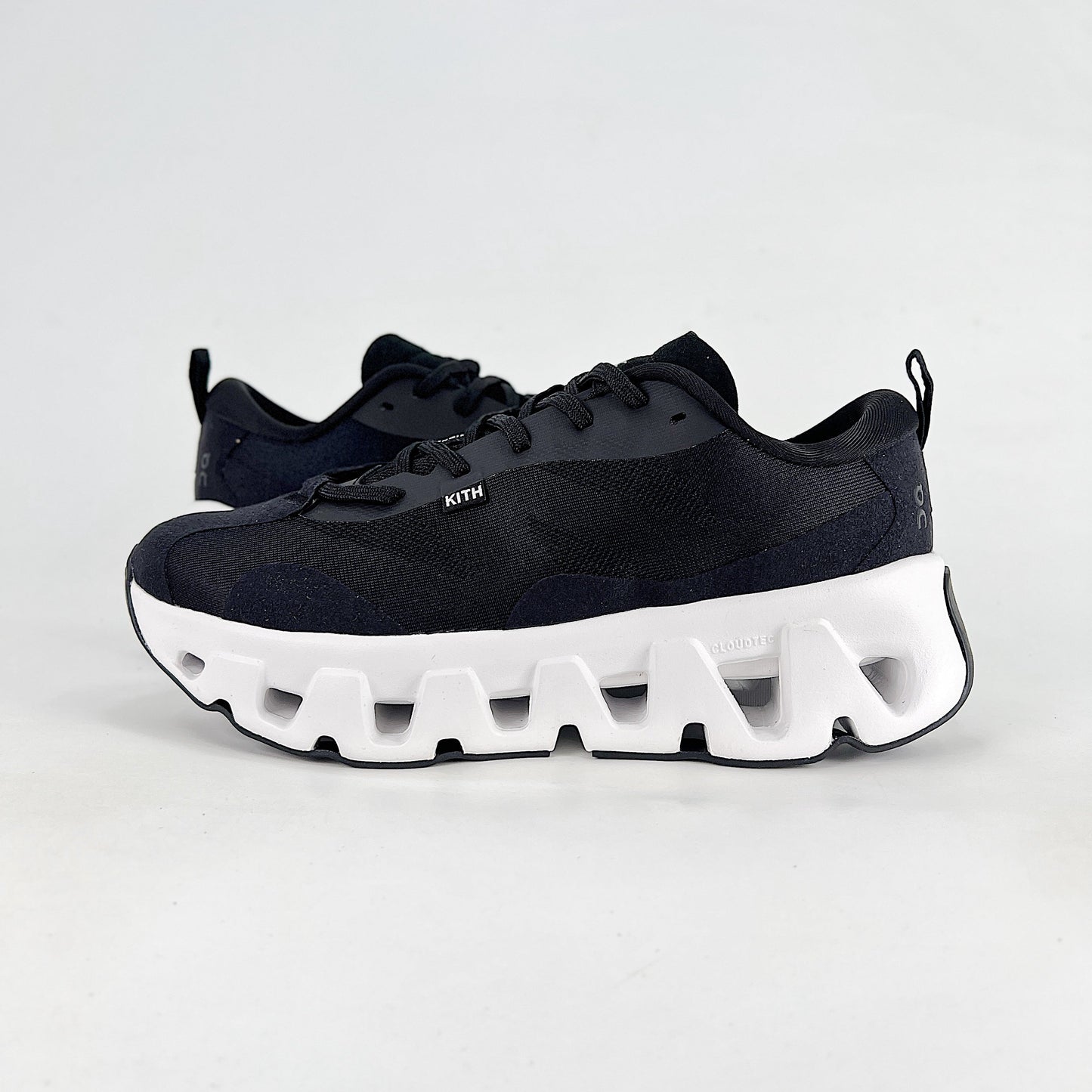 On x Kith Cloudswift – All Black & White Unisex Premium Collaboration Lifestyle Sneakers