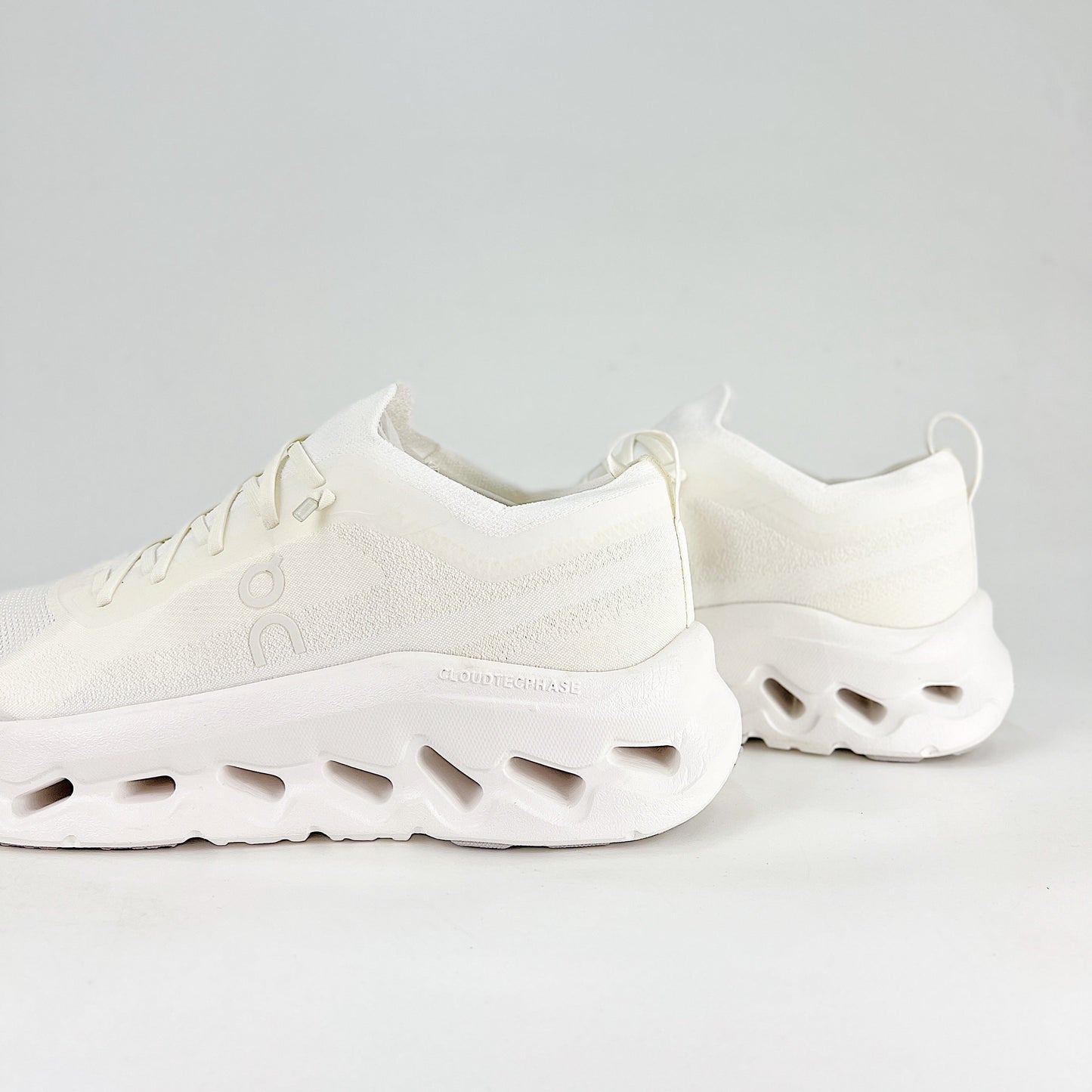 On Running Cloudeclipse – All White & Mint Unisex High-Performance Road Running Shoes