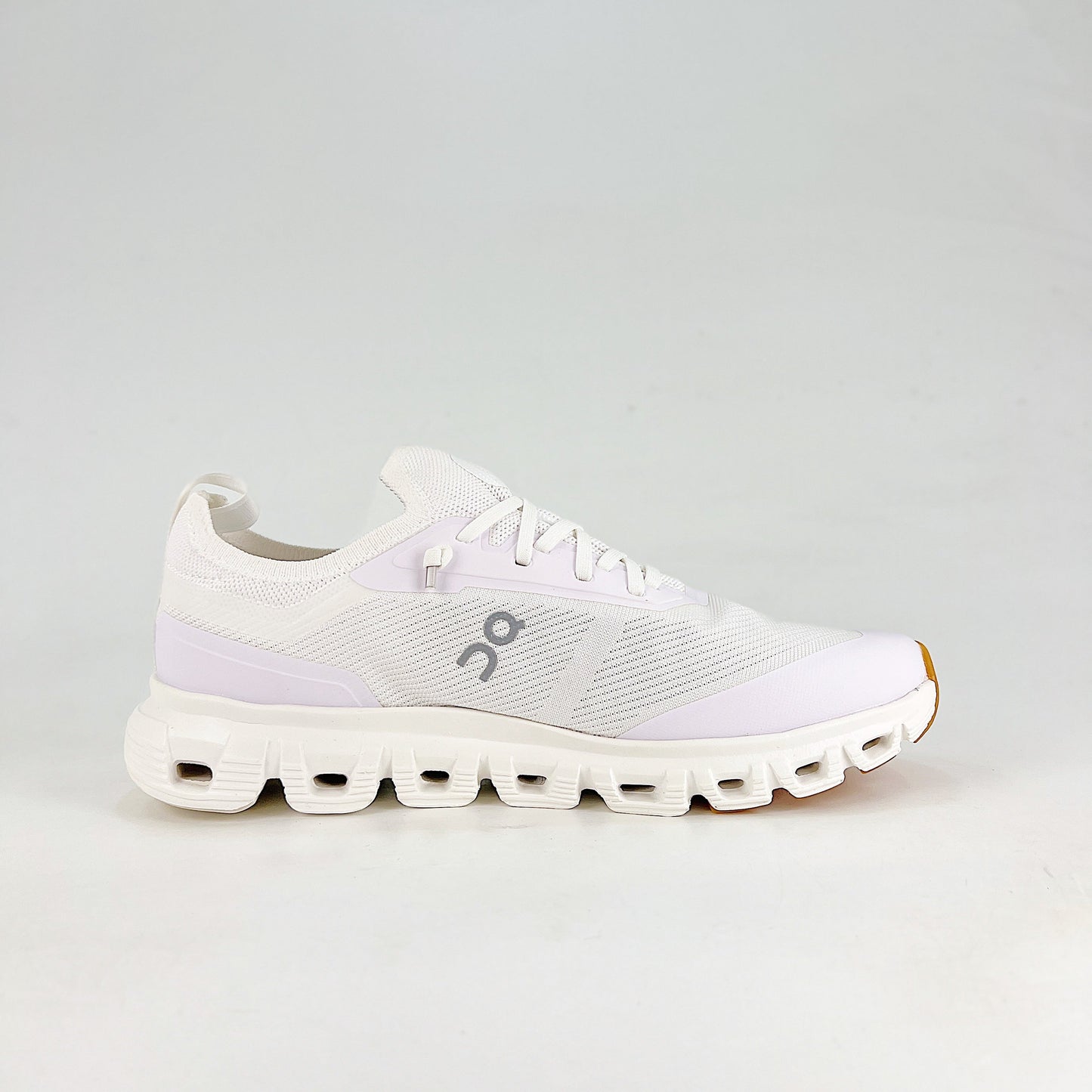 On Running Cloud 6 Versa – All White & Gum Unisex Lifestyle Running Shoes