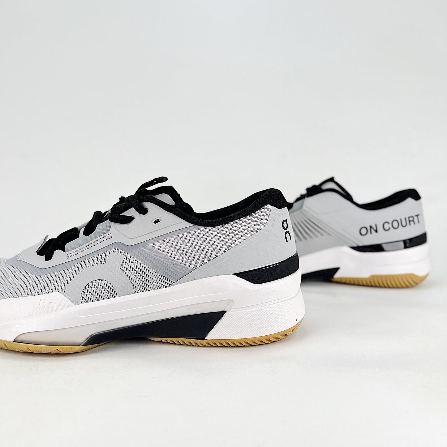 On The Roger Pro Padel – Ice Grey & White Unisex Breathable Anti-Slip Shock-Absorbing Padel Court Shoes