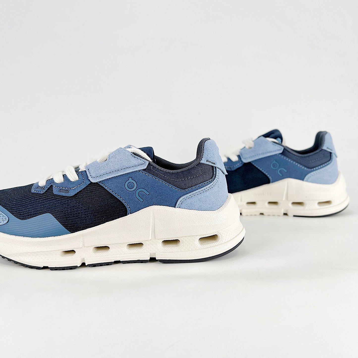 On Cloudnova Form – Navy Blue & Steel Blue Unisex Retro-Inspired Lightweight Lifestyle Sneakers