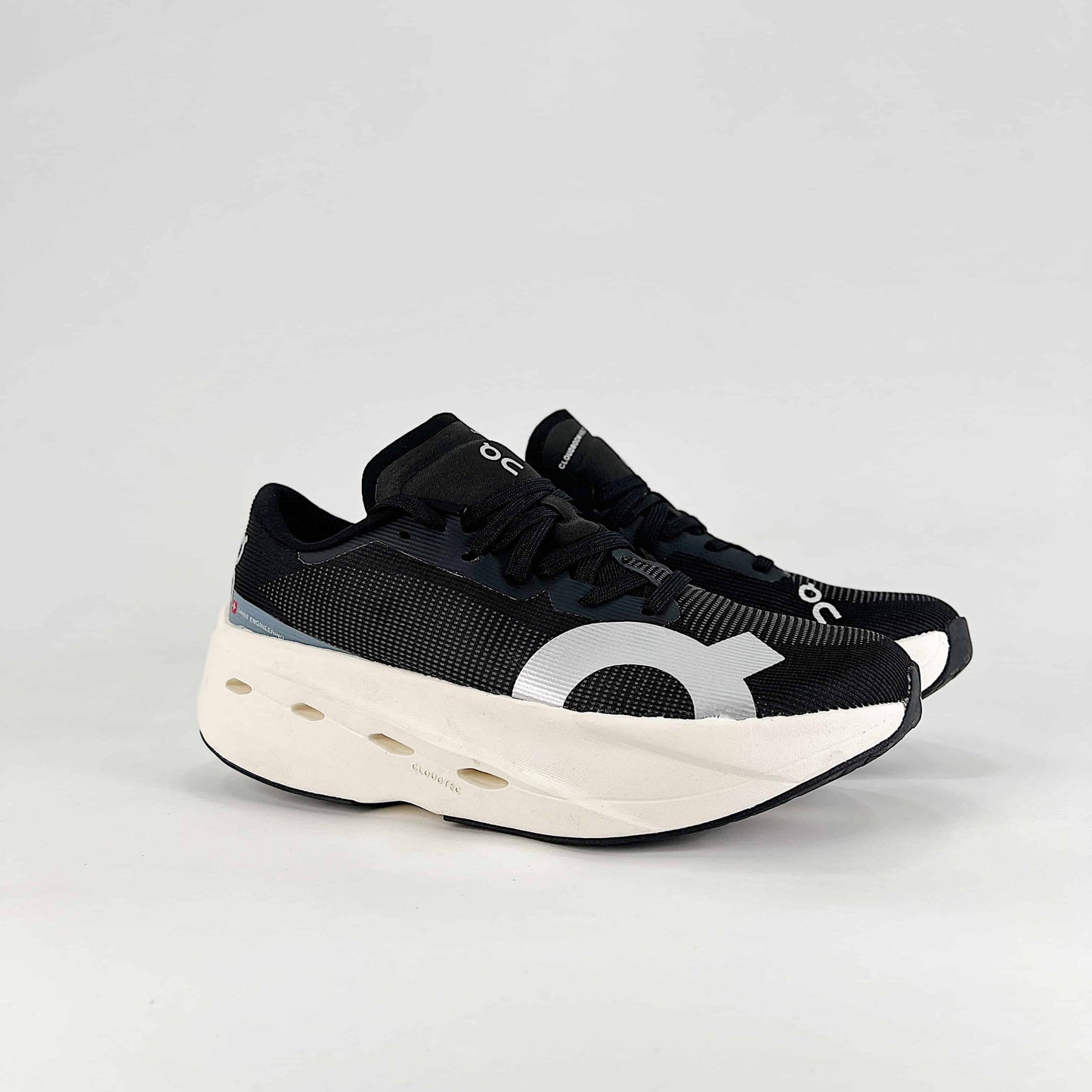 On Running Cloudeclipse – Black & White Men's High-Performance Running Shoes