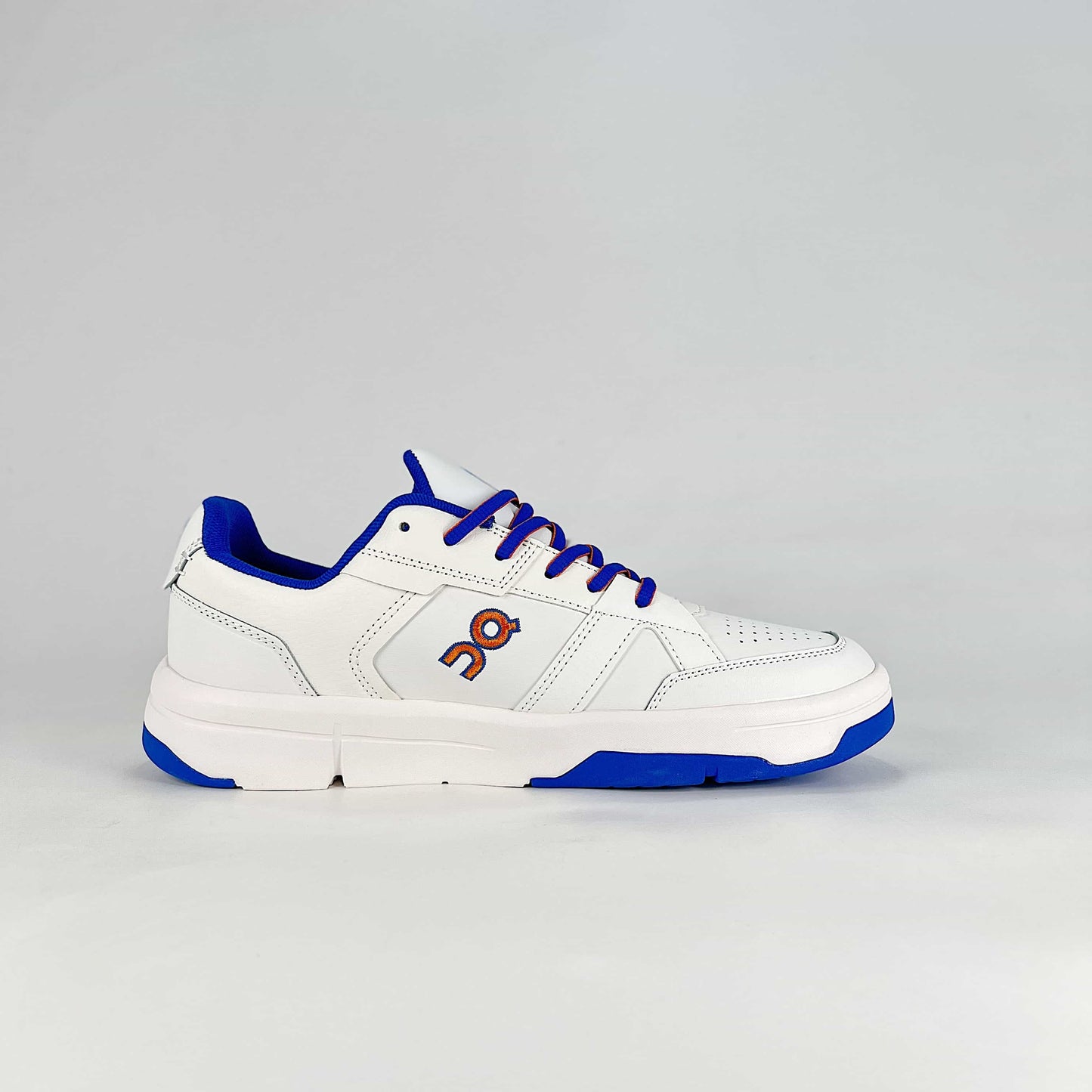 On THE ROGER CH Varsity – White & Royal Blue Unisex Premium Tennis-Inspired Lifestyle Sneakers