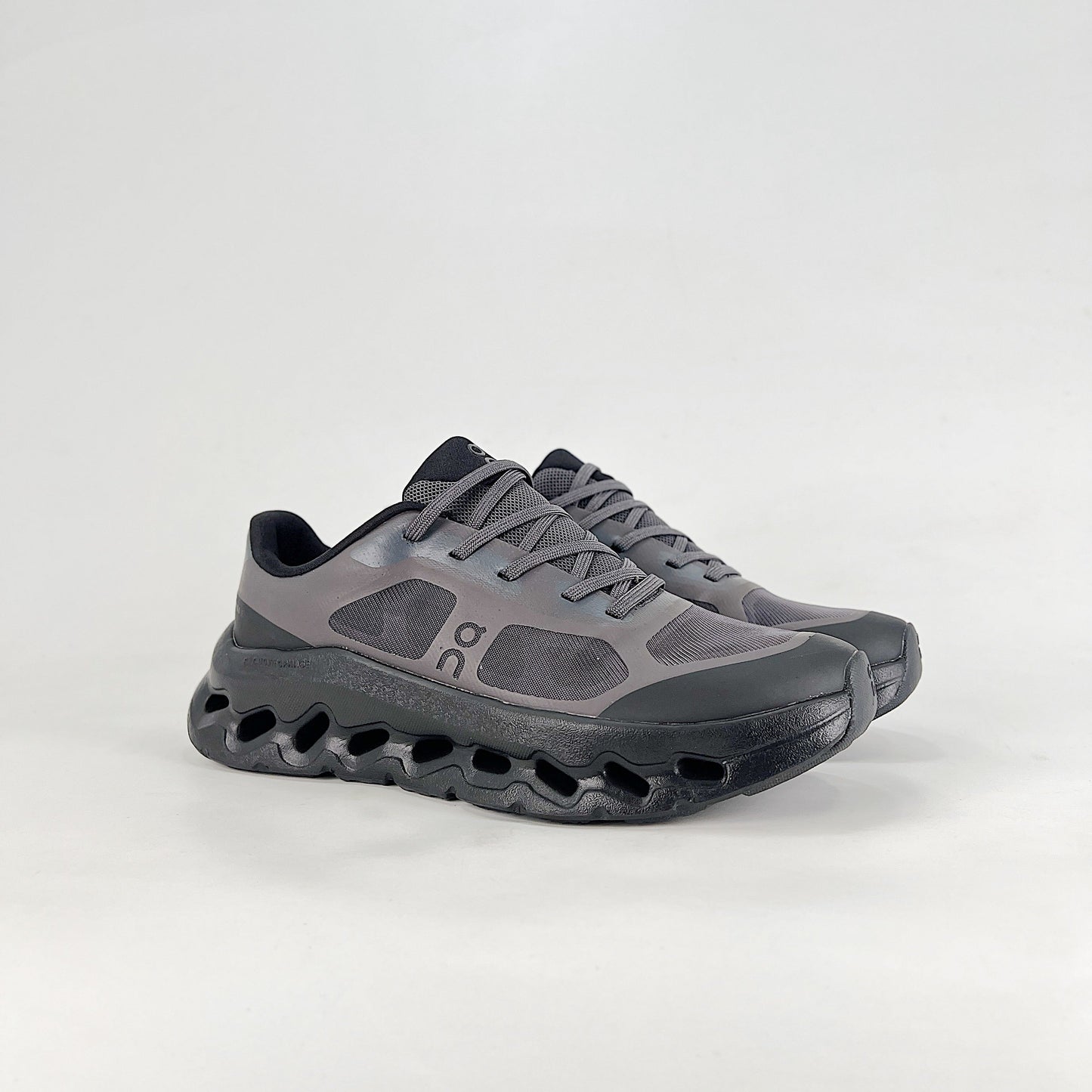 On Cloudtilt Remix – Magnet & Black Unisex Street Running & Lifestyle Shoes