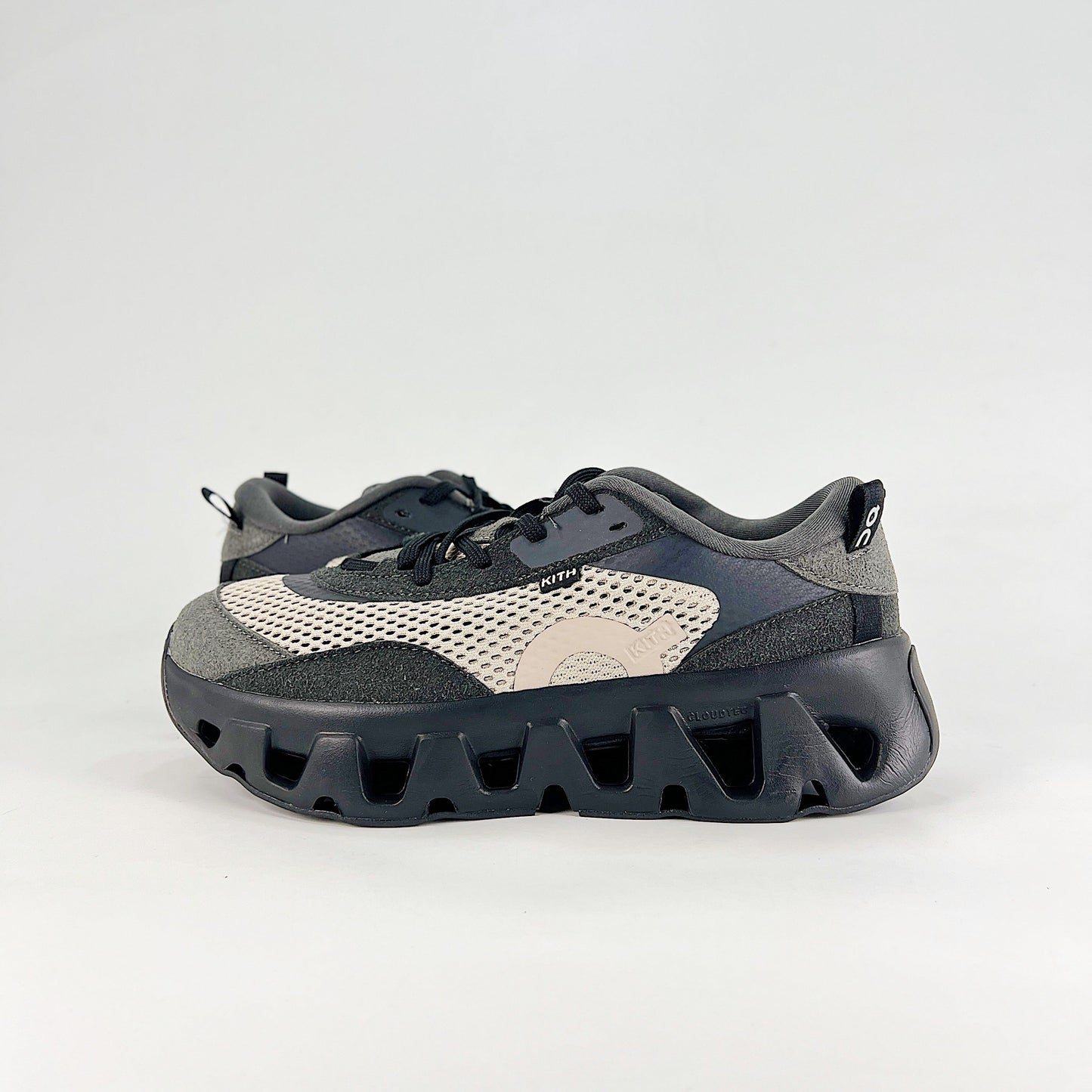 On Running x KITH Cloudrift – Charcoal Grey & Cream Unisex Limited Edition Lifestyle Shoes