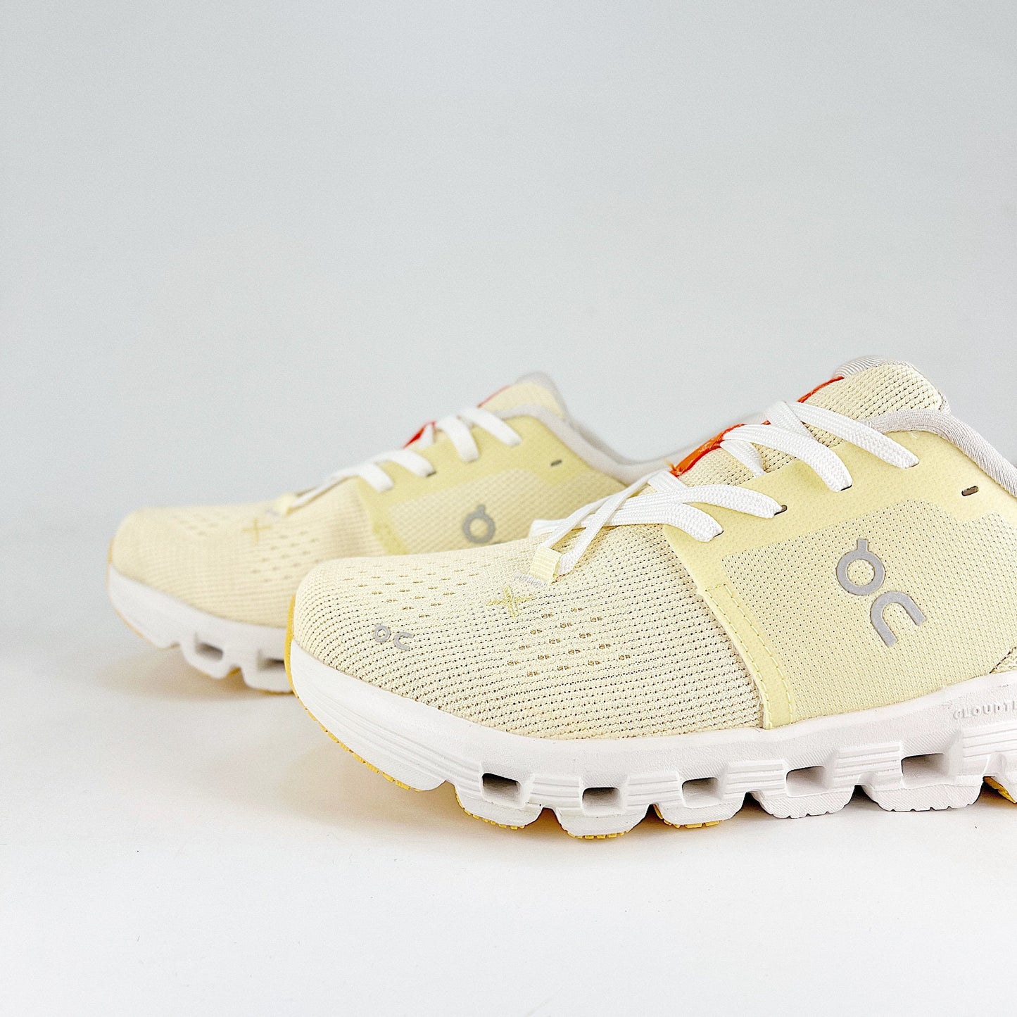 On Running Cloud X – Hay & Peach Women's Lightweight Running Shoes