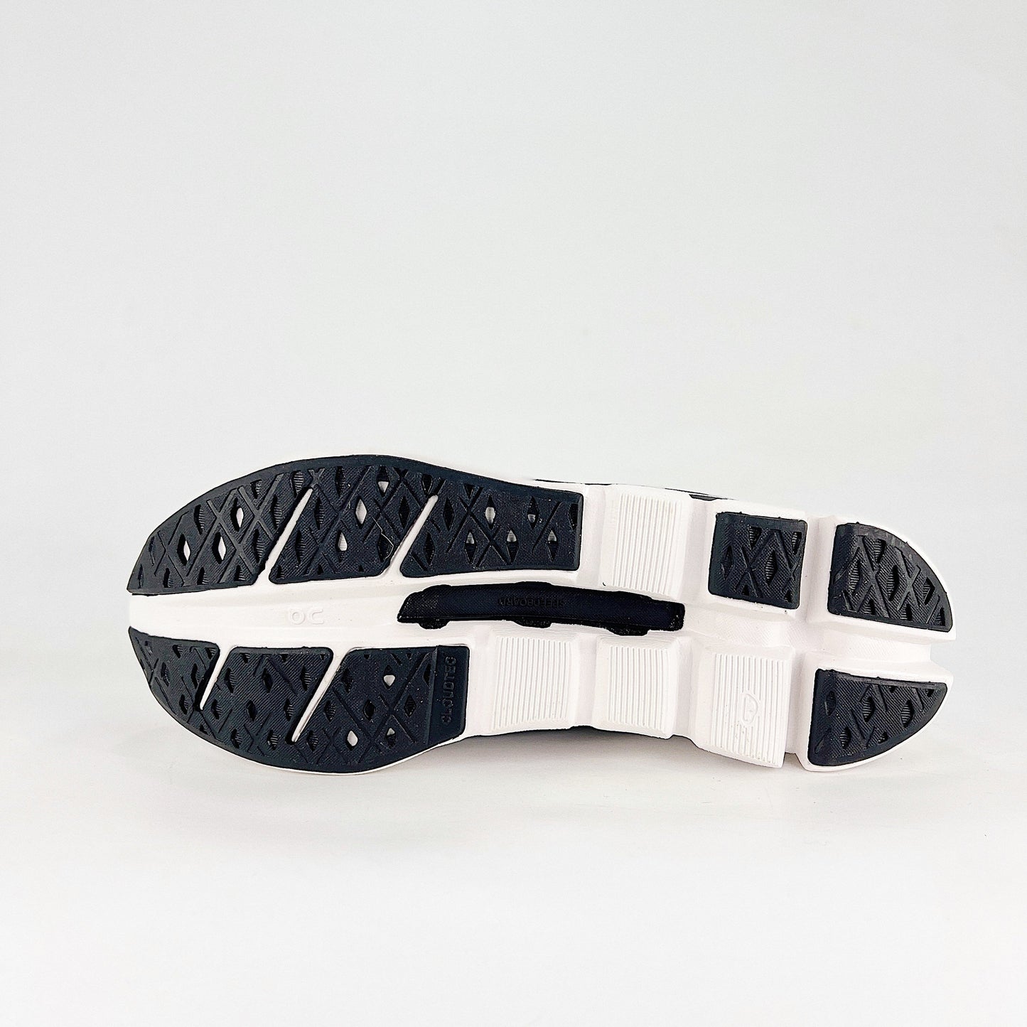 On Cloudflow 5 AD – Black & White Unisex Lightweight Breathable Comfortable Running Shoes