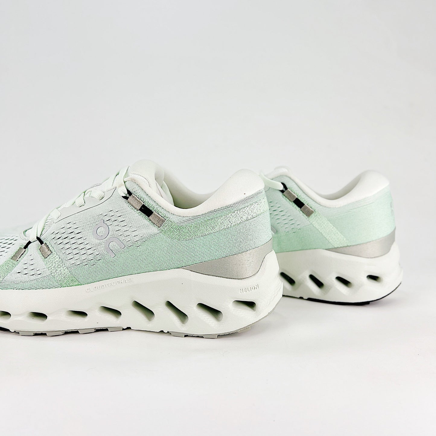 On Running Cloudeclipse – Mint & White Unisex High-Performance Road Running Shoes