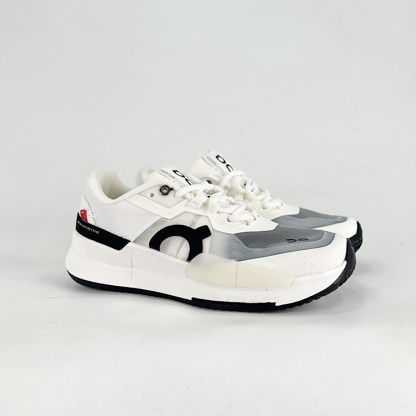 On The Roger Pro 2 – White & Royal Blue Unisex Breathable Anti-Slip Shock-Absorbing Tennis Shoes