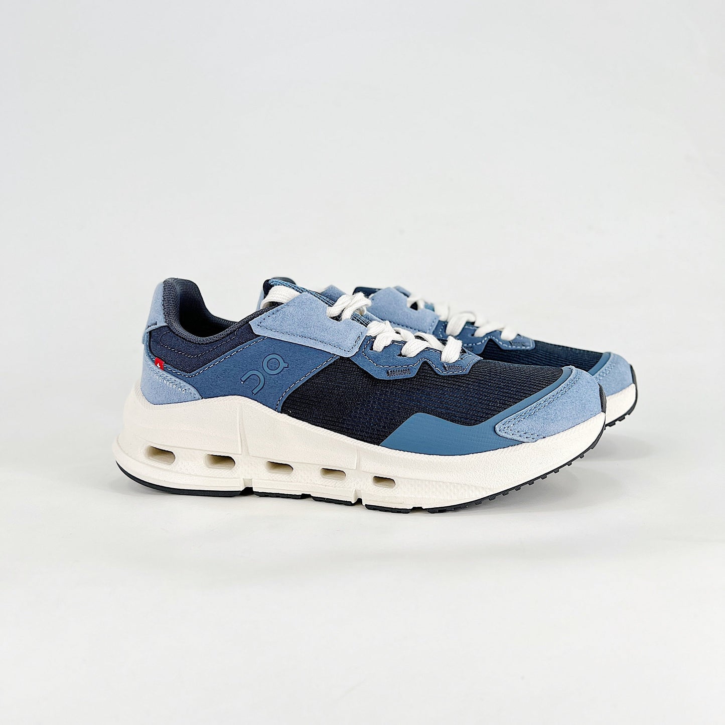 On Cloudnova Form – Navy Blue & Steel Blue Unisex Retro-Inspired Lightweight Lifestyle Sneakers
