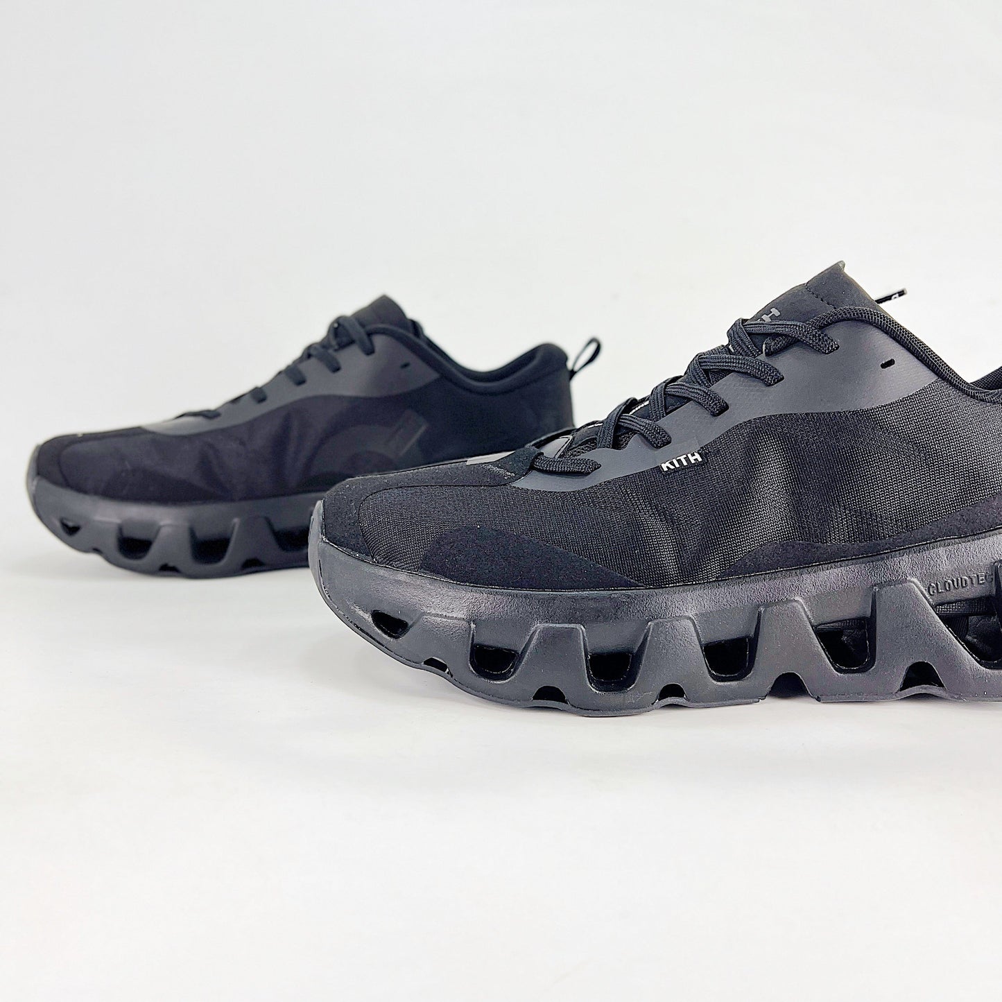 On x Kith Cloudswift – Triple Black Unisex Premium Collaboration Lifestyle Sneakers